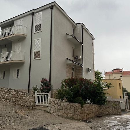 House 100M From The Beach With Free Parking And Breakfast Baska Voda Luaran gambar
