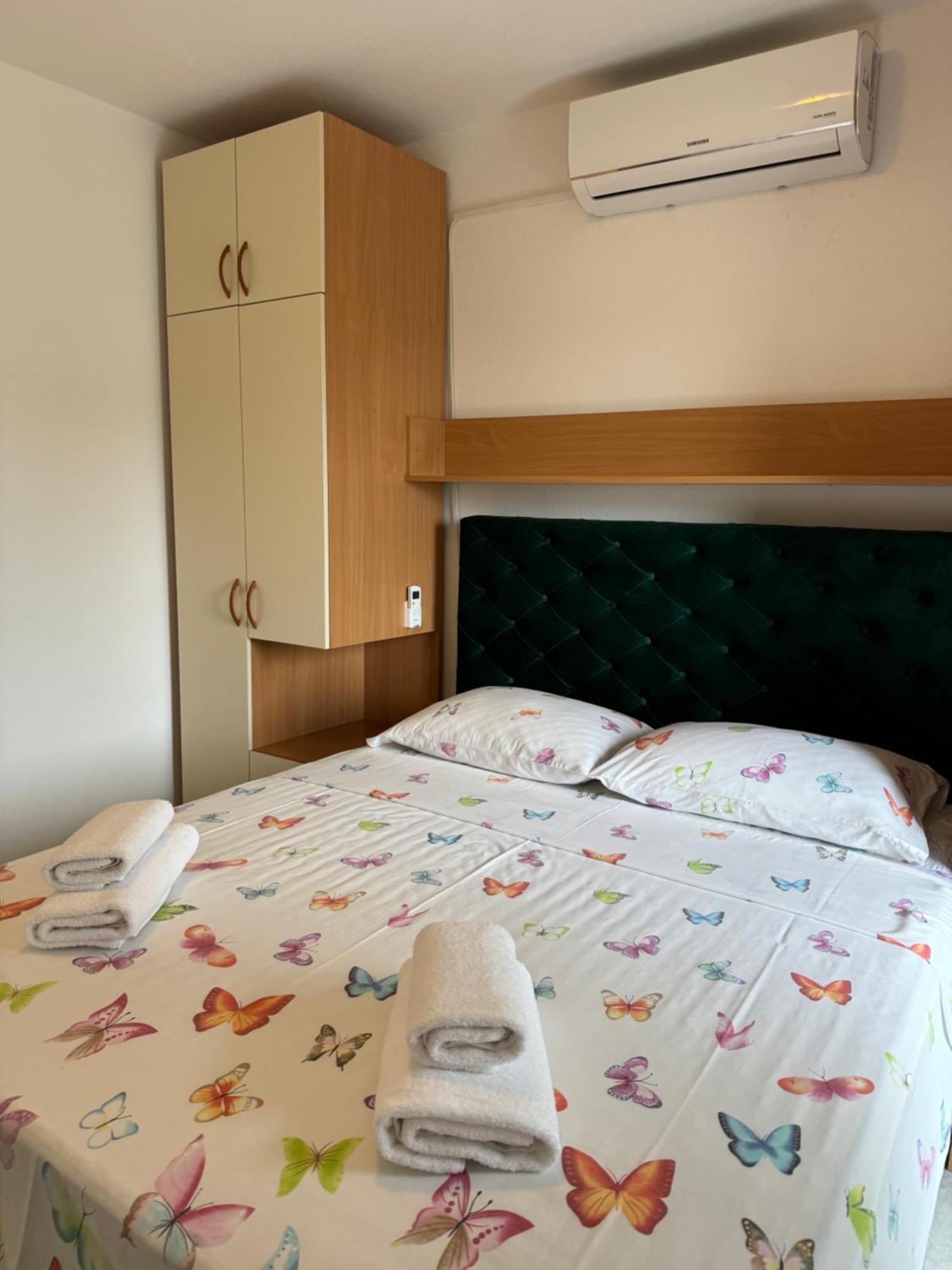 House 100M From The Beach With Free Parking And Breakfast Baska Voda Luaran gambar