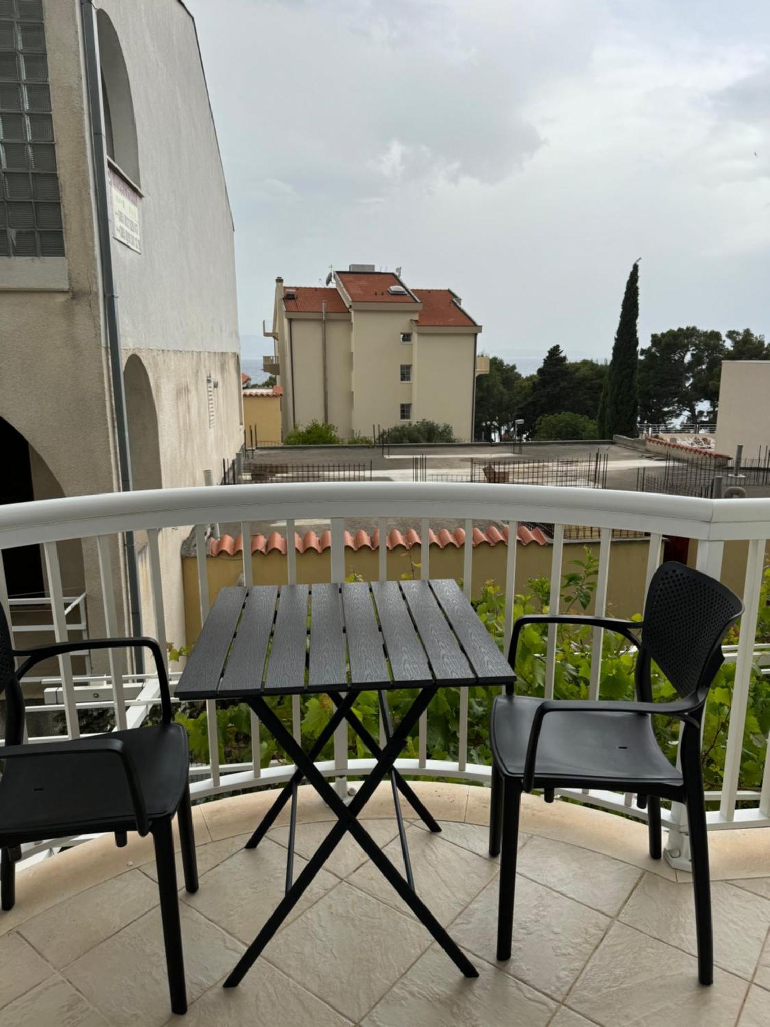 House 100M From The Beach With Free Parking And Breakfast Baska Voda Luaran gambar