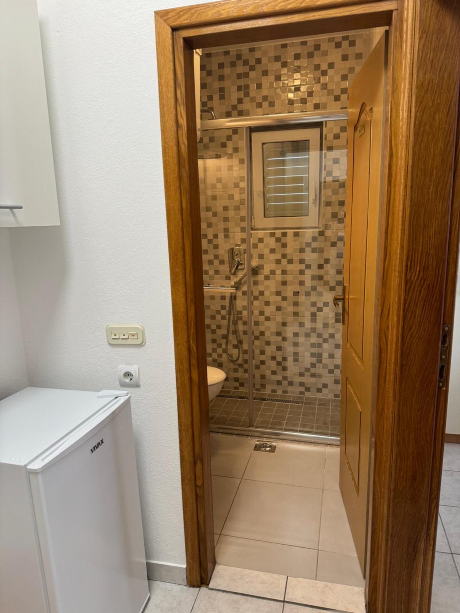 House 100M From The Beach With Free Parking And Breakfast Baska Voda Luaran gambar