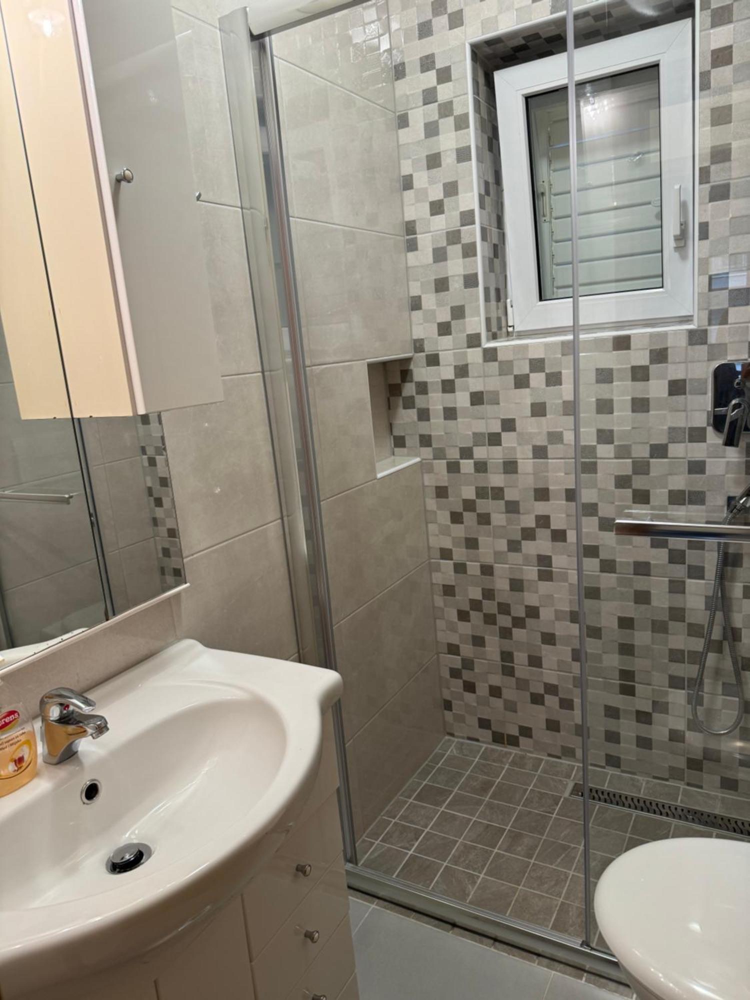 House 100M From The Beach With Free Parking And Breakfast Baska Voda Luaran gambar