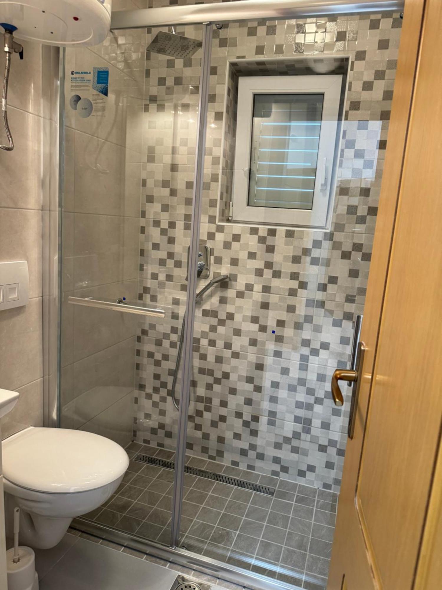 House 100M From The Beach With Free Parking And Breakfast Baska Voda Luaran gambar