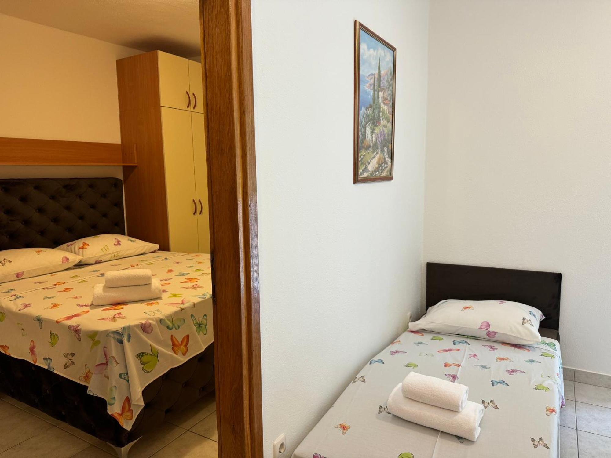 House 100M From The Beach With Free Parking And Breakfast Baska Voda Luaran gambar