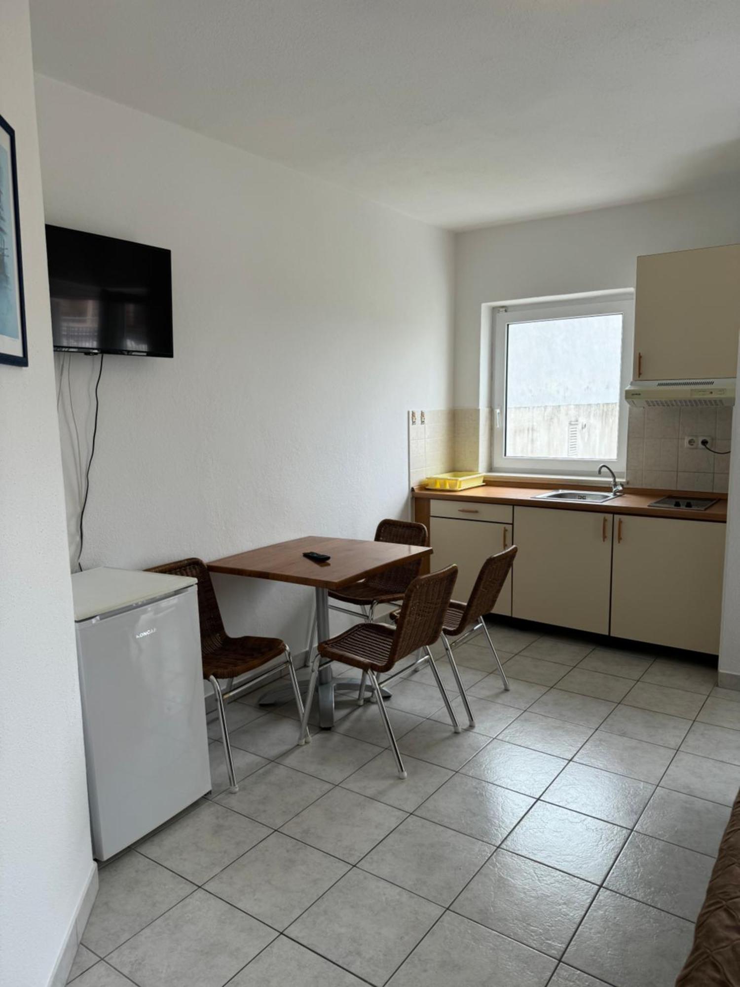 House 100M From The Beach With Free Parking And Breakfast Baska Voda Luaran gambar