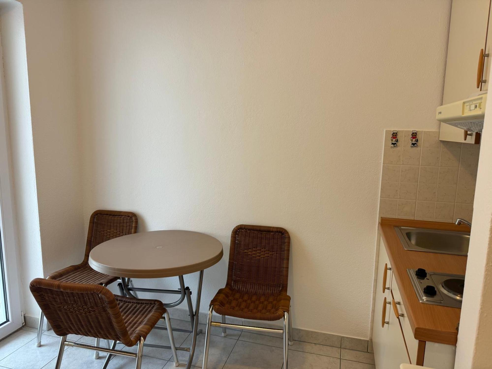 House 100M From The Beach With Free Parking And Breakfast Baska Voda Luaran gambar